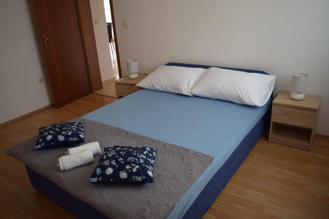 Apartments Marta Kaštel Novi エクステリア 写真
