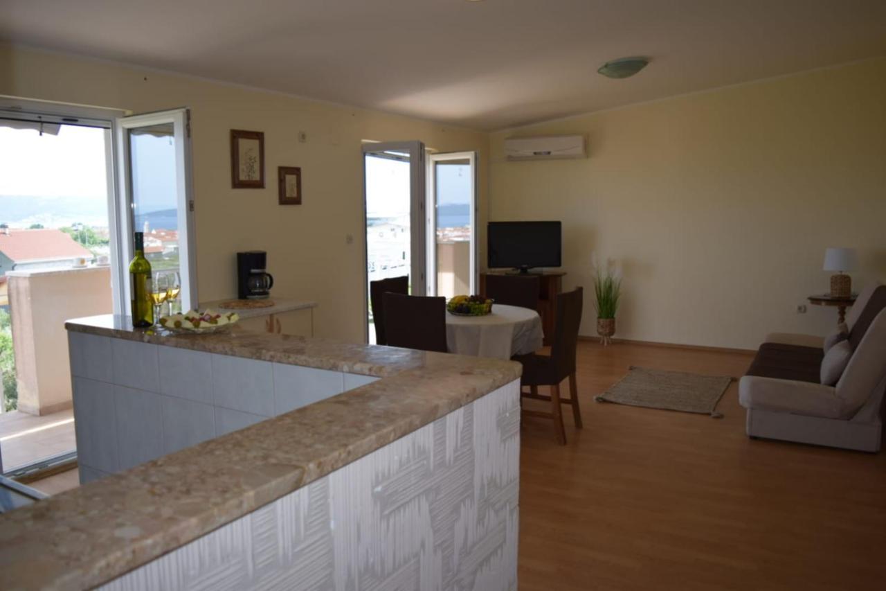 Apartments Marta Kaštel Novi エクステリア 写真