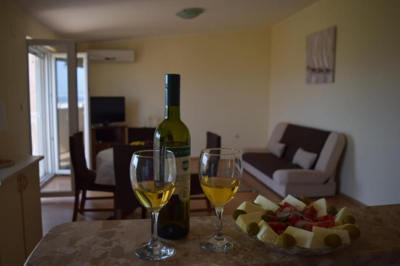 Apartments Marta Kaštel Novi エクステリア 写真