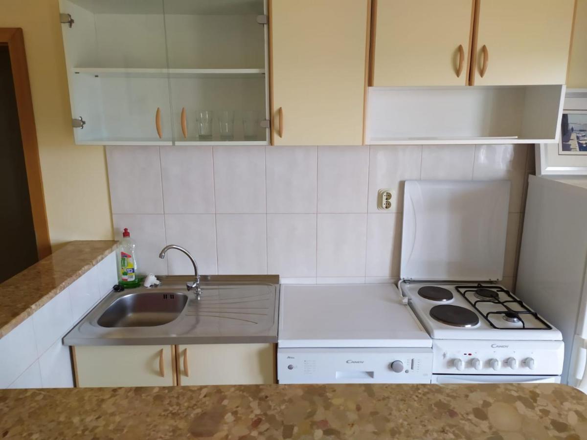 Apartments Marta Kaštel Novi エクステリア 写真