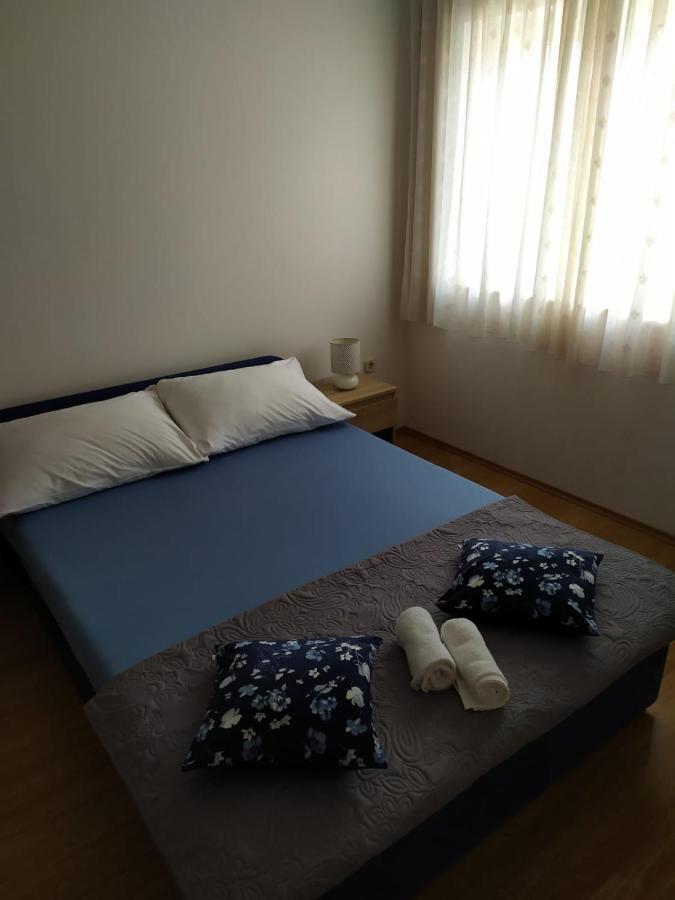 Apartments Marta Kaštel Novi エクステリア 写真