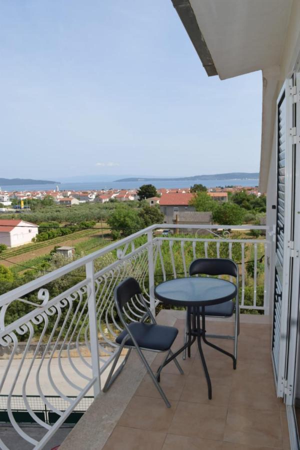 Apartments Marta Kaštel Novi エクステリア 写真