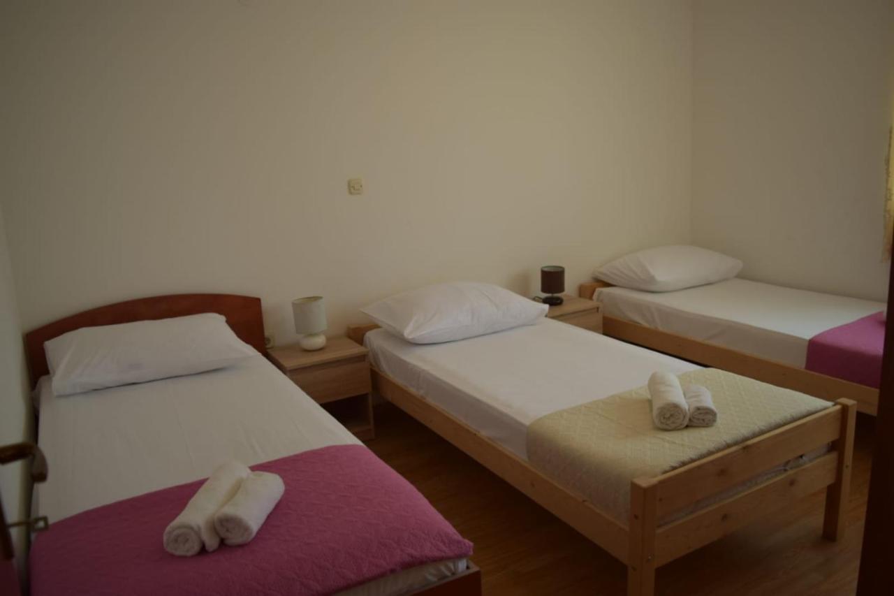 Apartments Marta Kaštel Novi エクステリア 写真