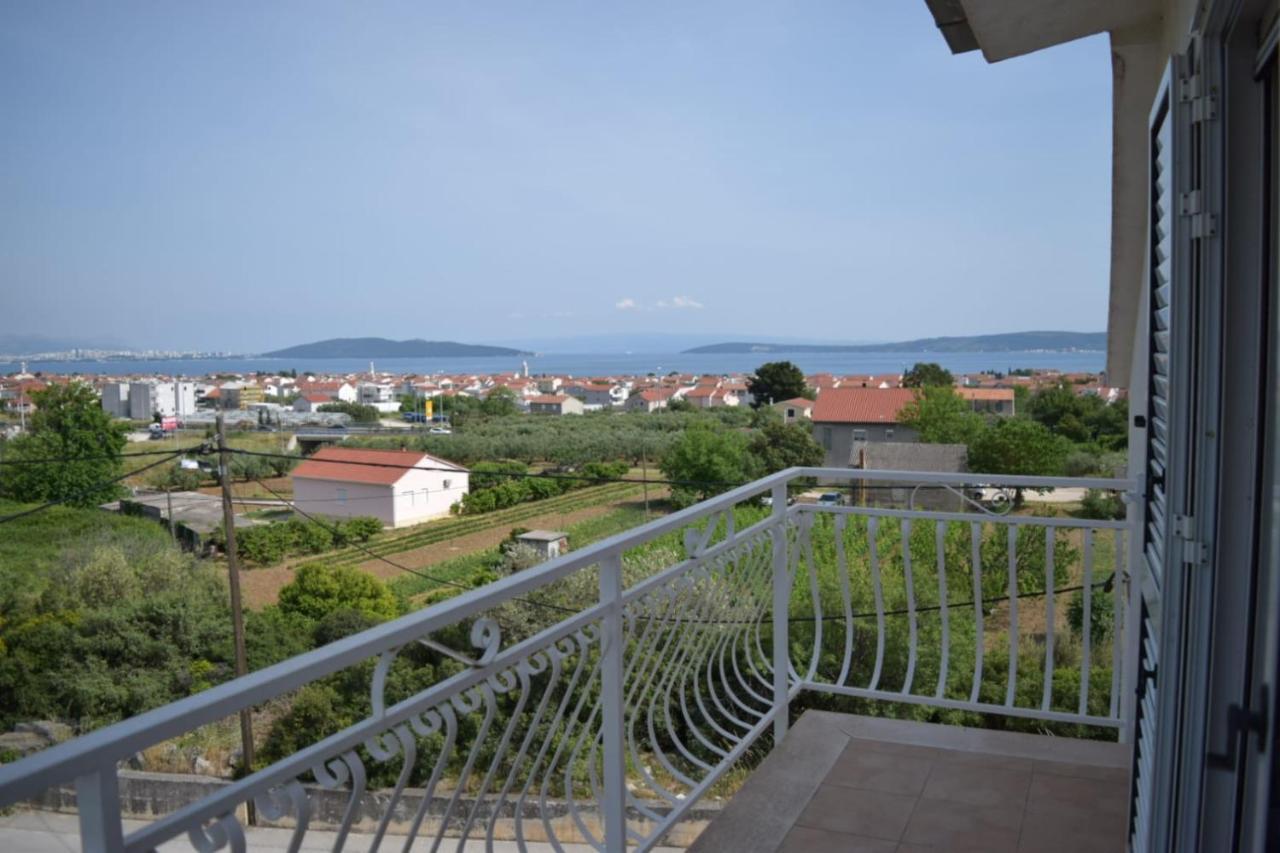 Apartments Marta Kaštel Novi エクステリア 写真