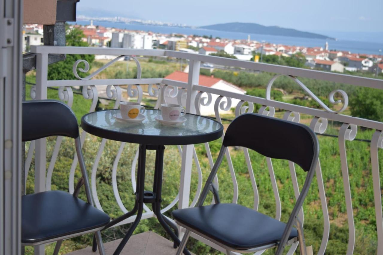 Apartments Marta Kaštel Novi エクステリア 写真