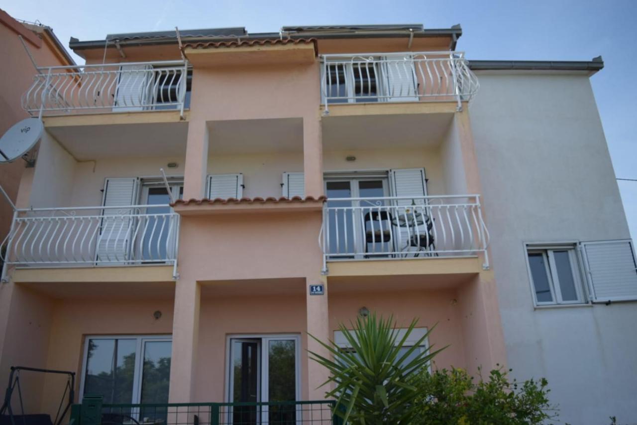Apartments Marta Kaštel Novi エクステリア 写真