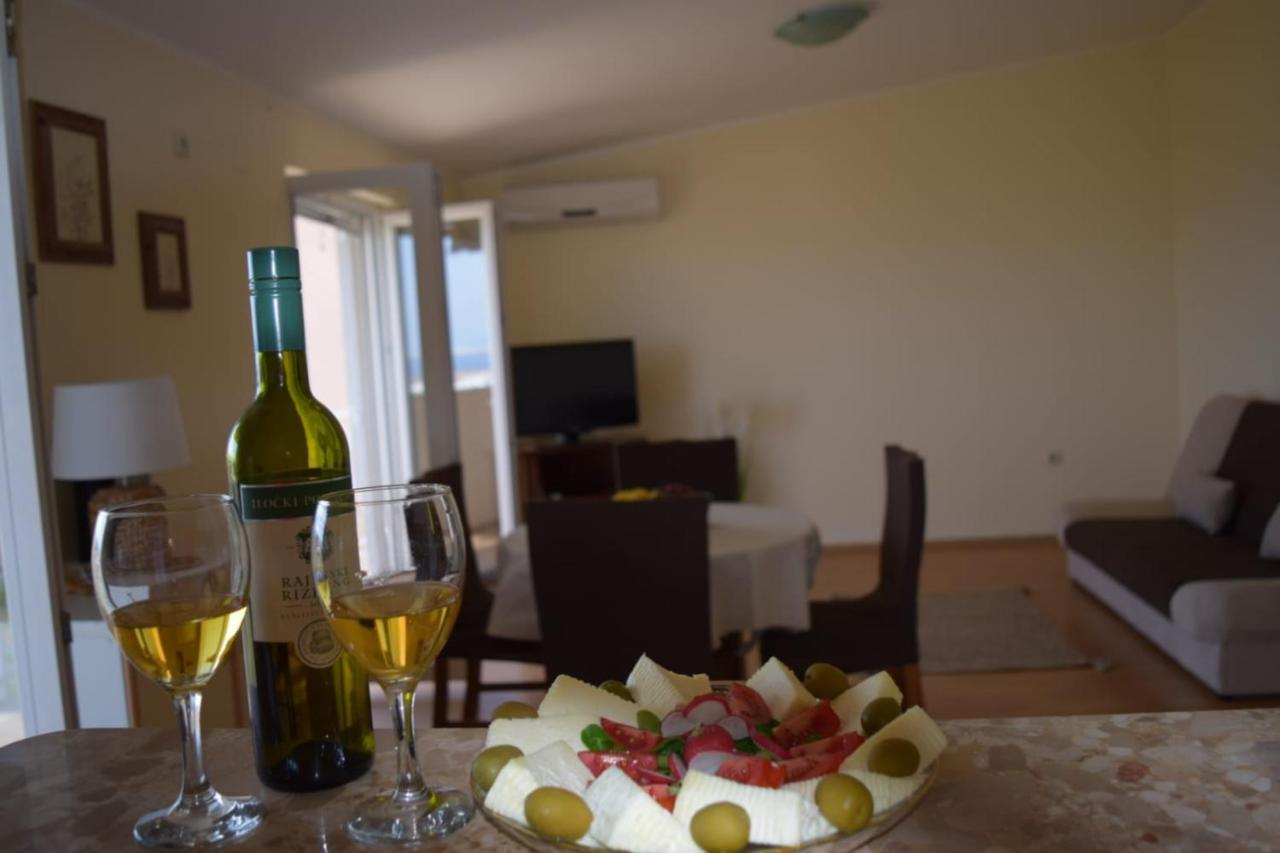 Apartments Marta Kaštel Novi エクステリア 写真